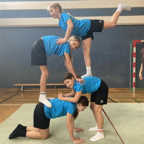 Geräteturnen und Akrobatik