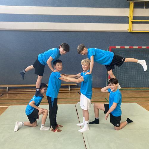 Geräteturnen und Akrobatik